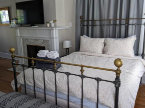 Spacious 2br In Grand Old Home, Downtown Durham